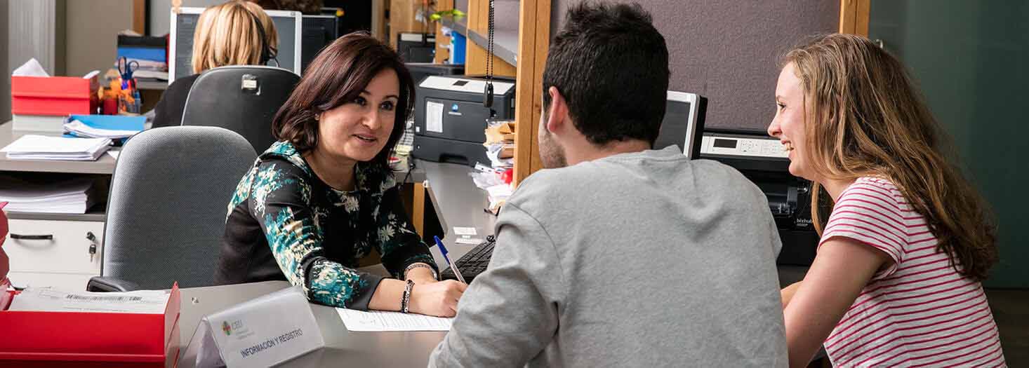 Trámites académicos y económicos